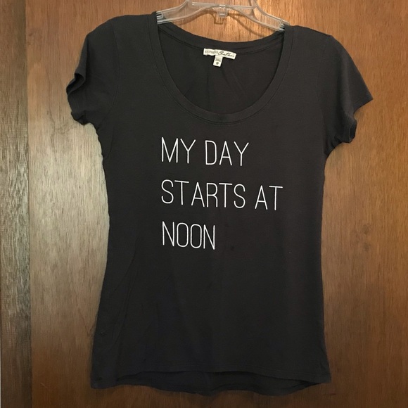 Express Fitted Tee - Picture 2 of 4